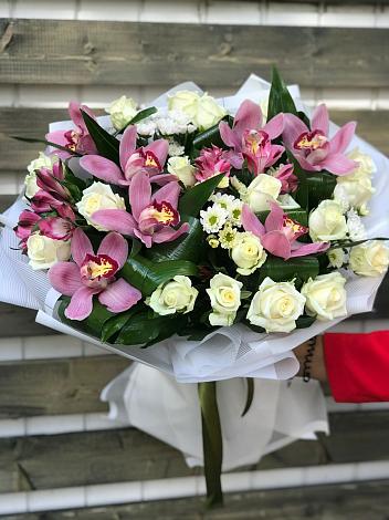 Букет цветов из: Розы и Хризантемы в Токарево